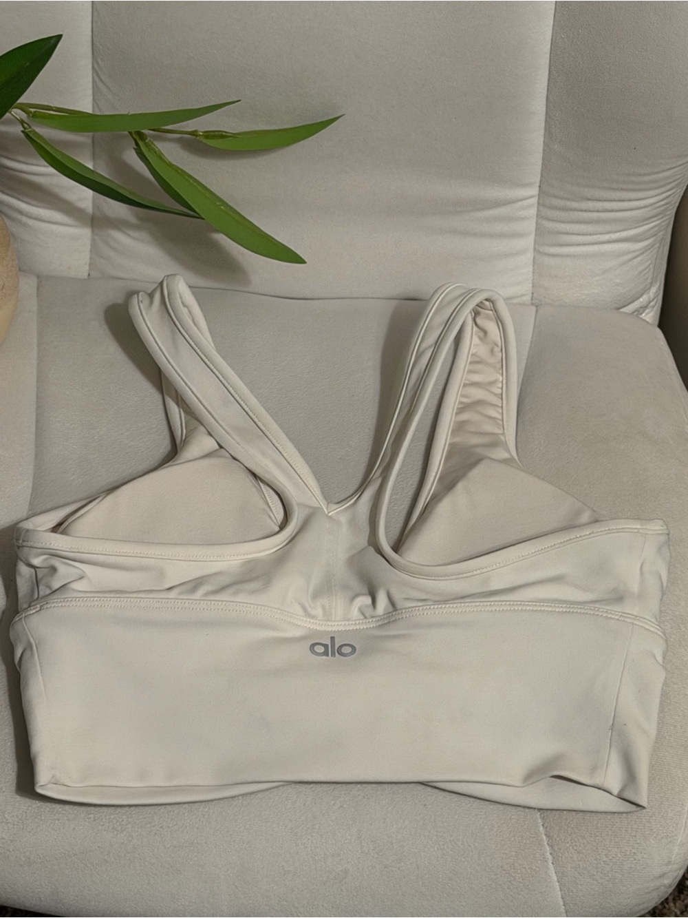 ALO Yoga Cream Padded Sports Bra - Neutral Support